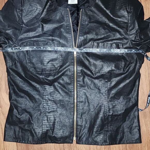 Maggie London Jacket  - Picture 5 of 11